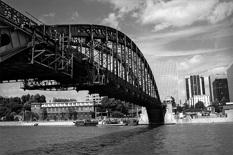 Pont métallique, Paris, juillet 1987